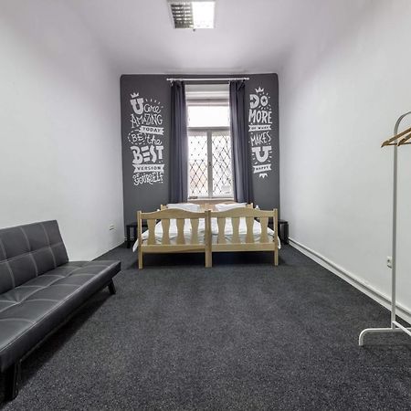 Hostel Best Time 利沃夫 外观 照片